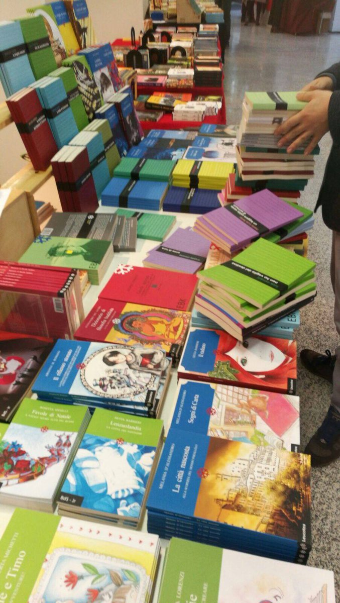 Silver53477346's tweet photo. Pisa Book Festival
Oggi con Matteo Moraglia presso Pisa
Diario di abbordo
Renata Renzoni
Edizioni LEUCOTEA
Presentazioni libri della Casa Editrice Leucotea
Colori, colori, colori...quante sfumature ha la buona lettura? #stand126 #edizionileucotea Pisa Book Festival https://t.co/Skb8cSlsoA