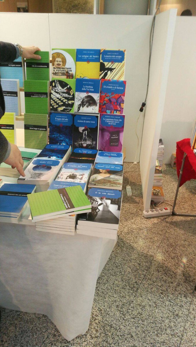 Silver53477346's tweet photo. Pisa Book Festival
Oggi con Matteo Moraglia presso Pisa
Diario di abbordo
Renata Renzoni
Edizioni LEUCOTEA
Presentazioni libri della Casa Editrice Leucotea
Colori, colori, colori...quante sfumature ha la buona lettura? #stand126 #edizionileucotea Pisa Book Festival https://t.co/Skb8cSlsoA