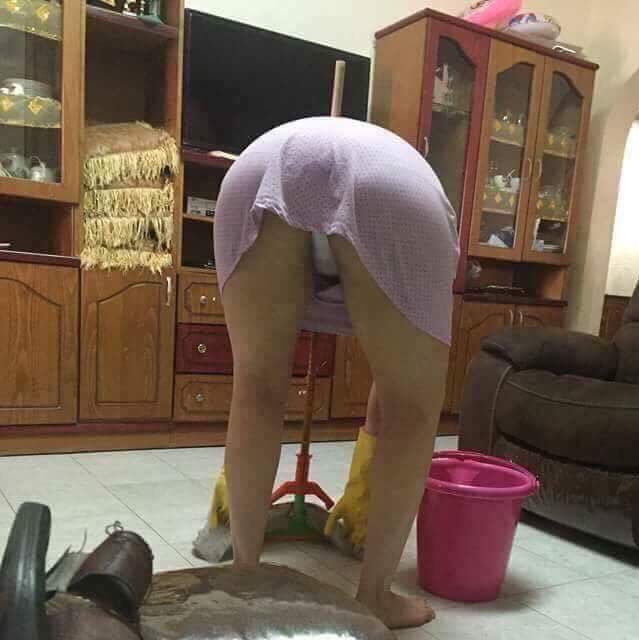 اختك تلبس كذا لسببين
اما انها تبي تديثك
او ماهي شايفه رجل قدامها يملى عينها

#ديوث #دياثة #تحرر #بدوية #متحررة