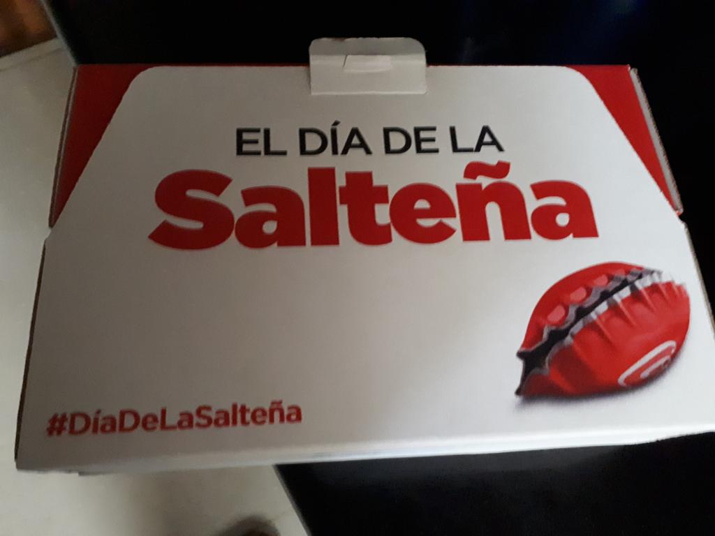 fersimonato's tweet photo. #Bolivia, el marketing empieza por lo autentico de casa. Y pensar que @CocaColaBo lo hizo... el día de la Salteña ! https://t.co/9LLn0yP2OH