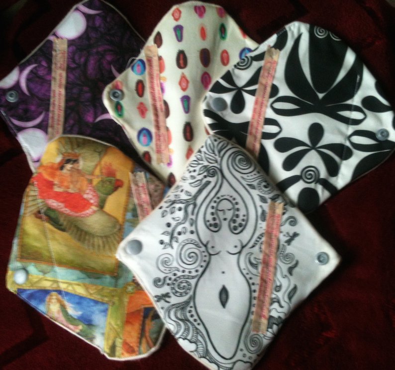 moontimes's tweet photo. Cloth Pad Sets #moontimes #clothpads #ditchthedisposables #loveyourflow https://t.co/9rXIdS8O7o https://t.co/HDSqSymyZ9