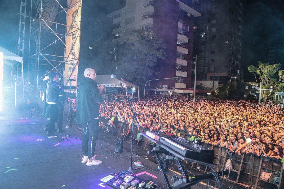 KinkyTheBand's tweet photo. Se puso bueno el bailongo Guanatos!!
 #212RMX https://t.co/nCkNSgyRTB