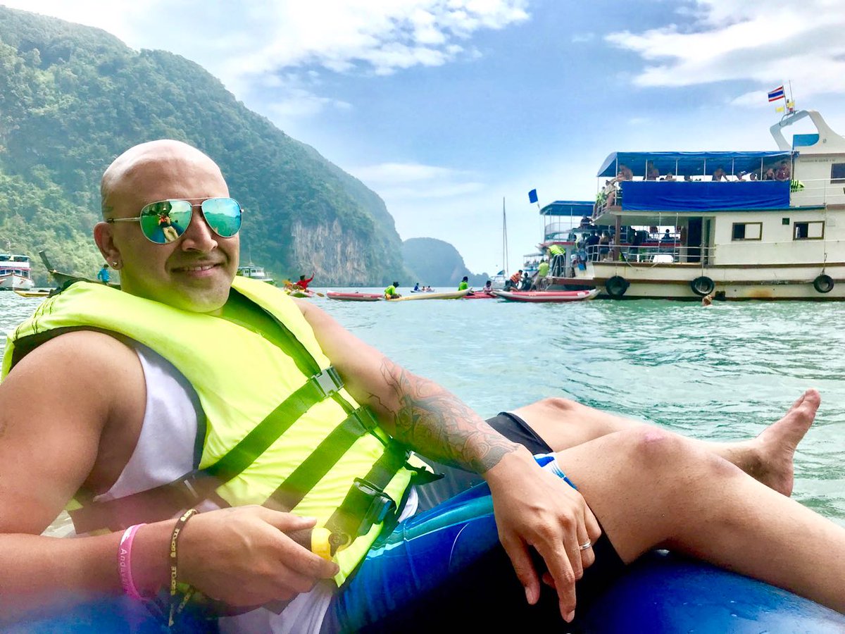 LiquidBassPro's tweet photo. Phang Nga Bay will make you shut your phone &amp; throw it away!

#Thailand #Phangngabay #Relaxed #Calm #peaceful #beautifulscenes #picofday #lovelife  #nationalpark #daytrip #goodday #goodvibes #goodcompany #goodlife #cleanwater #beautiful #photogenic #lovescenes #respectnature https://t.co/Xm7dDj2ll4