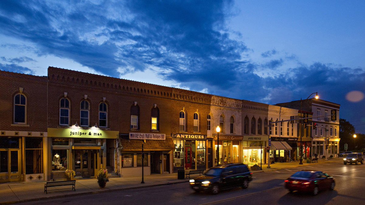 chicagotribune's tweet photo. Princeton, Ill., is about a 2-hour drive from Chicago, and the small town has plenty of artsy events to draw you in https://t.co/6bpKxY3QmY https://t.co/dWyCYHkTW1