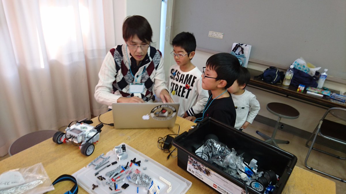 CoderDojoKonan_'s tweet image. #CoderDojo岡南
終盤になってきてます！
そろそろ仕上げに入ってくる頃でしょうか！
