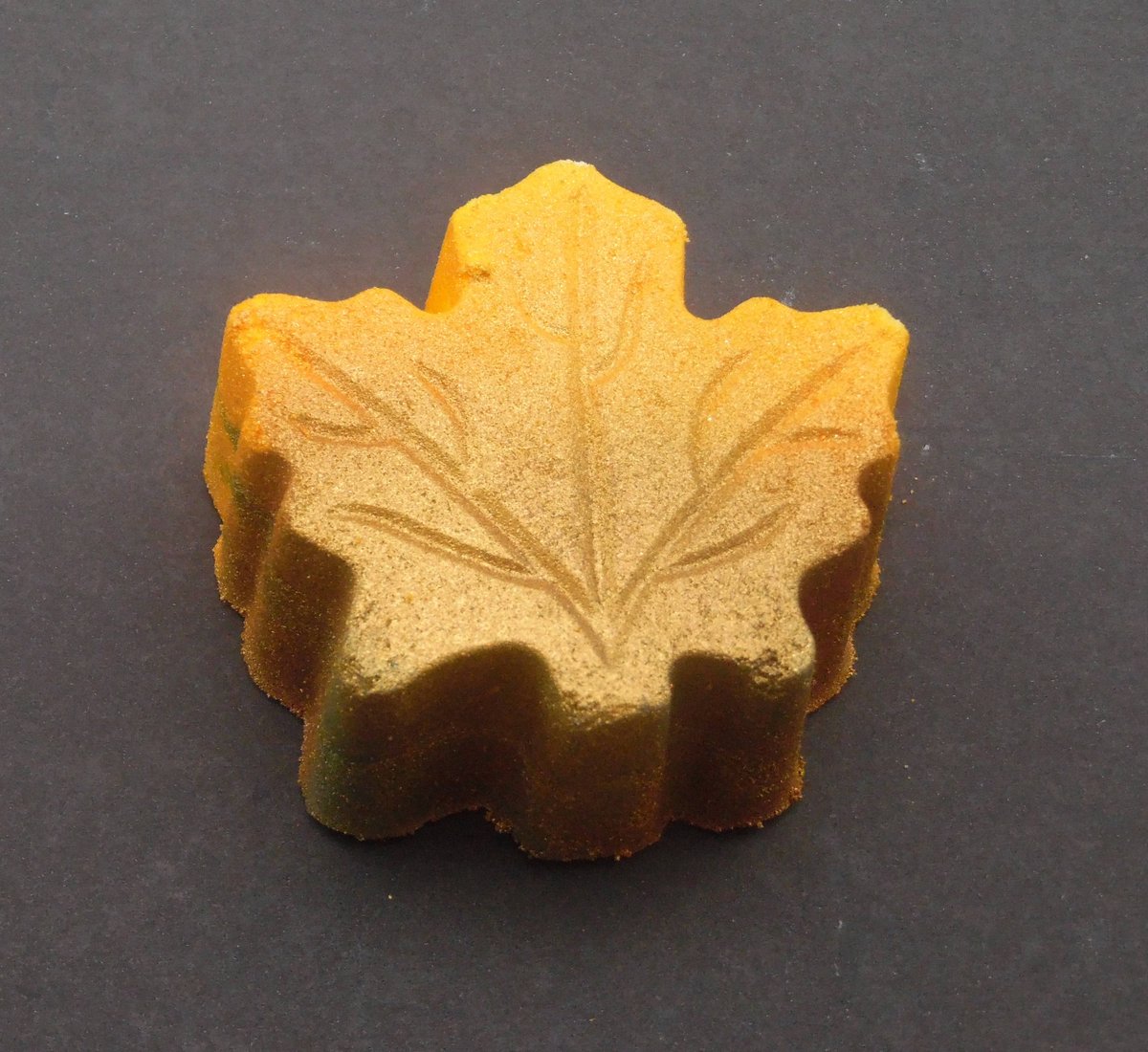 butterfliessoap's tweet photo. Autumn Falling Leaves Foaming Bath Bomb, Spa Fizzies For Bath Caddy,… https://t.co/e4539DYkIJ #etsysocial #SoapShops https://t.co/EyRy234Sxr