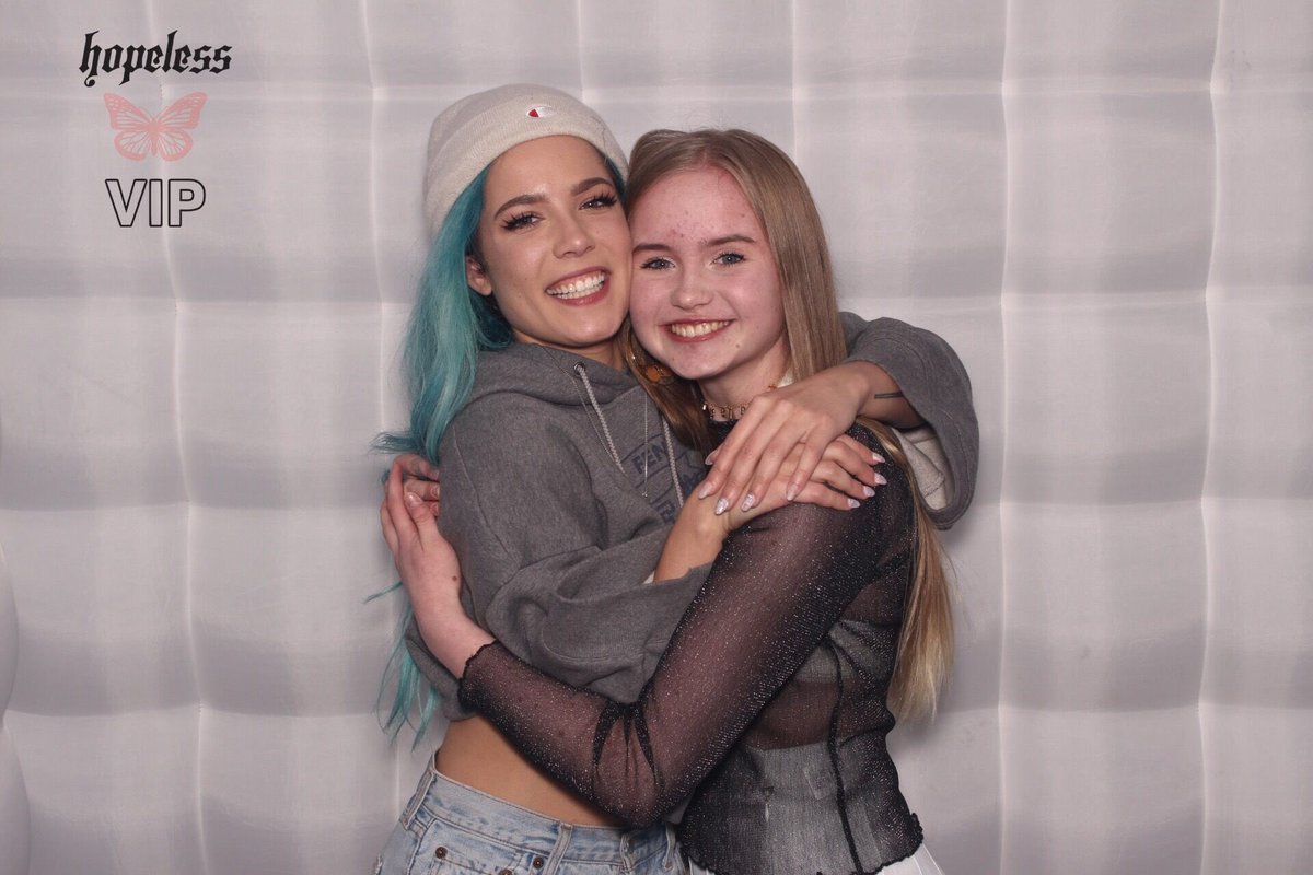 wastedinblue's tweet photo. i’ll never forget the day i hid in the restroom at a sushi restaurant in 7th grade to hear you for the first time. it’s still magical. ily 💘 https://t.co/3mjiMBdu4D