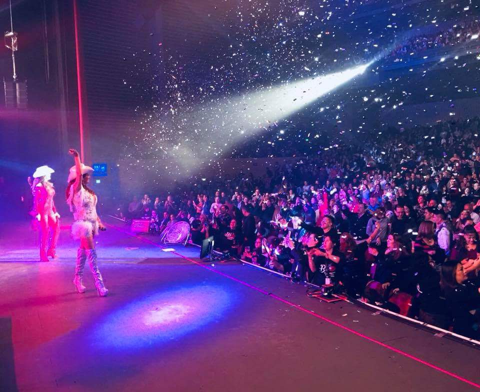 ParDReinas's tweet photo. ¡Gracias Monterrey por su cariño esta noche! 😘 #ParDeReinasMTY https://t.co/f7X5GvIfoe