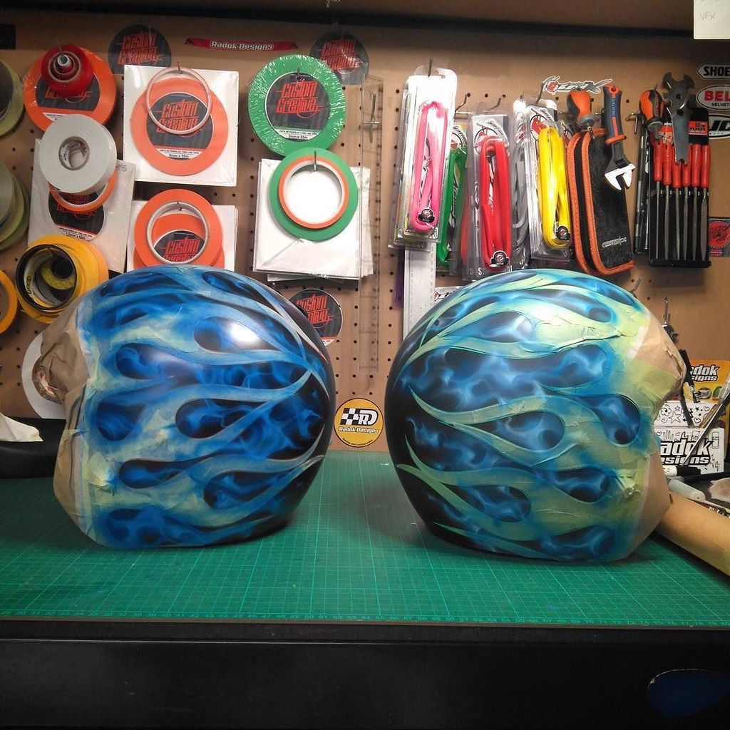 Radok1's tweet photo. Good morning! ✊Fire!! 🔥
#twohelmets #jethelmet #kustom #kustomreligion #flakesandflames #wip #creativity #paint #a… https://t.co/DG084ptqzd https://t.co/7oly0QpQaJ