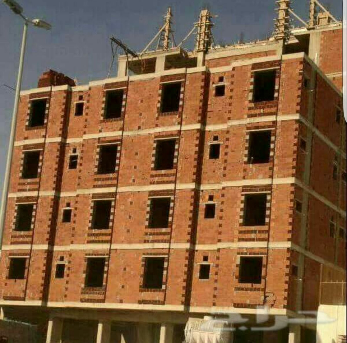 نحن مؤسسة اتسامح للمقاولات المعمارية  
بناء-عظم-تشطيب-ترميم-هدم-ملاحيق-مستودعات 
تحت إشراف المعلم ابوسيف الاحمدي/0535174279