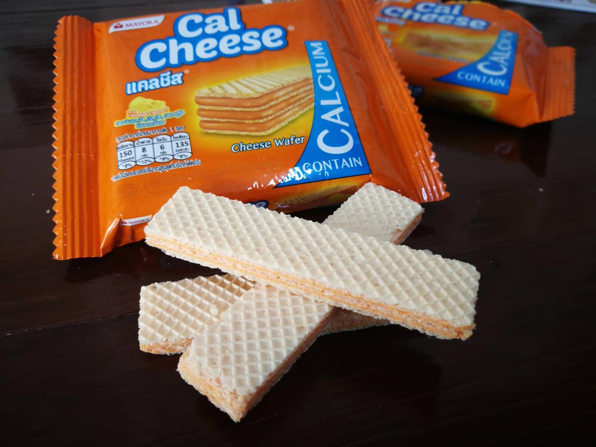 pichy_ploy's tweet photo. CalCheese เวเฟอร์รสชีส คือมันดี อร่อยเกินราคา หวานๆมันๆหอมๆชีสหน่อยๆ พิกัด เซเว่น ราคาซองละ 5 บาทถ้วน! ใครชอบชีสควรลอง นี่ซื้อตุนหนักมาก #รีวิวเซเว่น #ของดีเซเว่น #ถูกและดี #อร่อยไปแดก #ของดีในเซเว่น #calcheese https://t.co/4pjH44PpGv