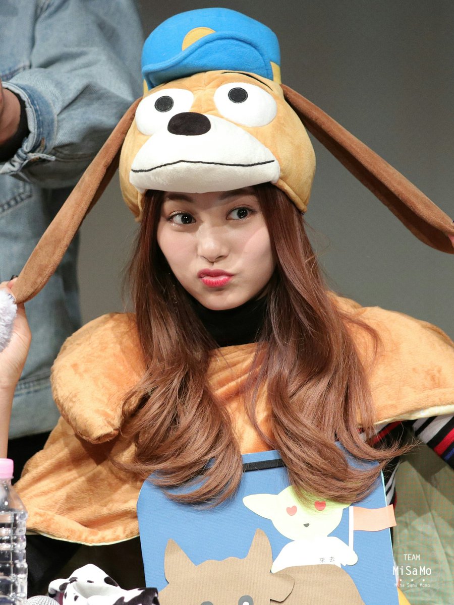 TeamMinaMyoi's tweet photo. 【171110サイン会】
🍭ハイタッチ会どうだった？
🐶楽しかったけど、人多くて待つ時間長くて申し訳なくて…
いい子すぎて泣いた😢
#ツウィの可愛さ超注意 https://t.co/cwinpQCpZV