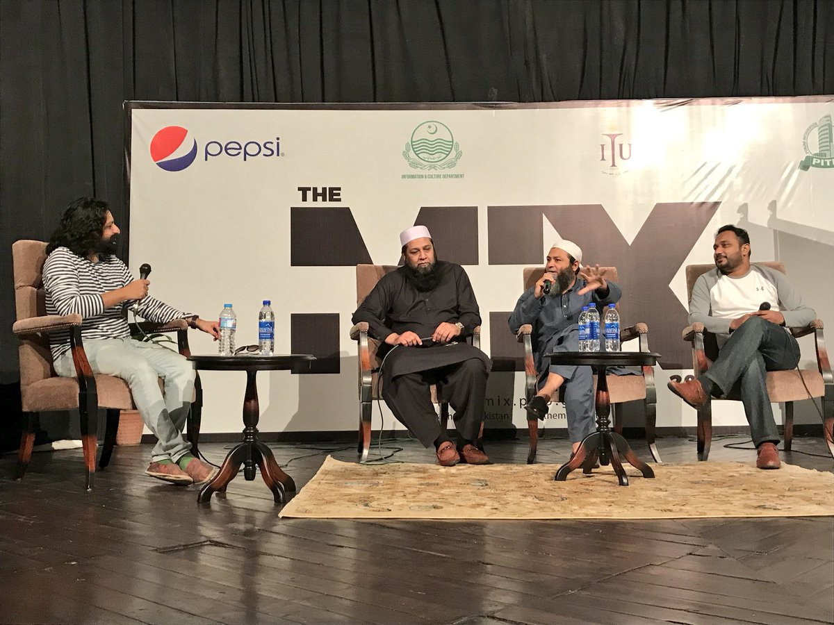 wardaaaltaf's tweet photo. Inzi and Mushi in the house! #findyourmix @karachikhatmal https://t.co/c7Kn8zee9A