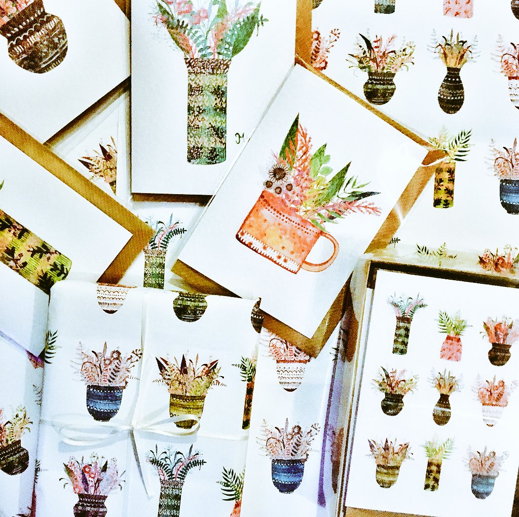 MaryHouseDesign's tweet photo. Lots of pretty cards coming with me tomorrow to the #bigcraftevent at @LincsShowground come along and say hi! It’s my first Christmas outing #lincsconnect #christmas #lincolnshire @visitlincoln @explincolnshire https://t.co/Dr5OaEagwK
