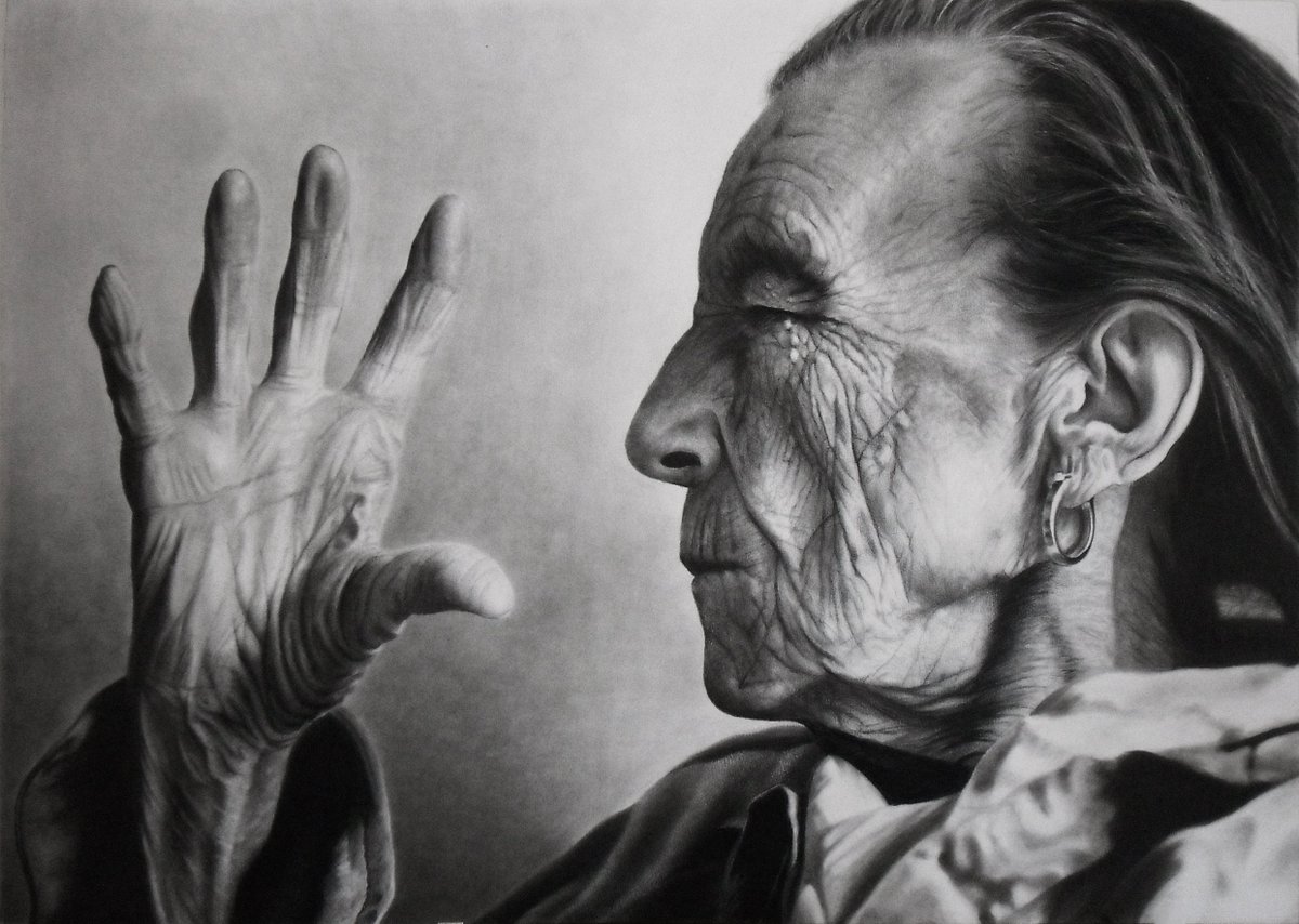womensart1's tweet photo. "Tell your own story, and you will be interesting" Louise Bourgeois 
(photograph by Annie Leibovitz) #womensart https://t.co/YCUepdvUBE