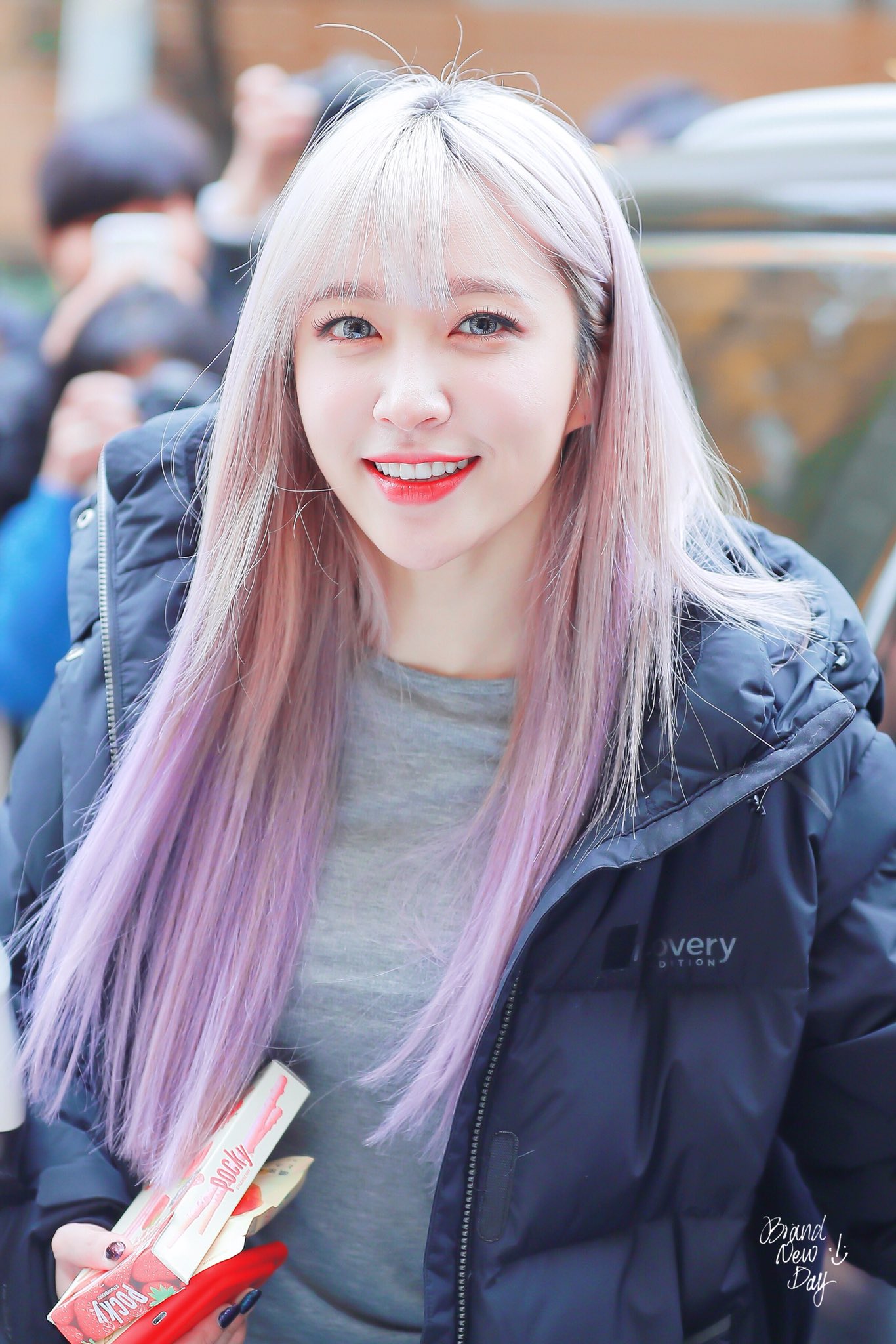 ʙʀᴀɴᴅɴᴇᴡᴅᴀʏ🍦 on Twitter: "171110 뮤뱅 외출 사랑해 ☂️ #하니 #안희연 