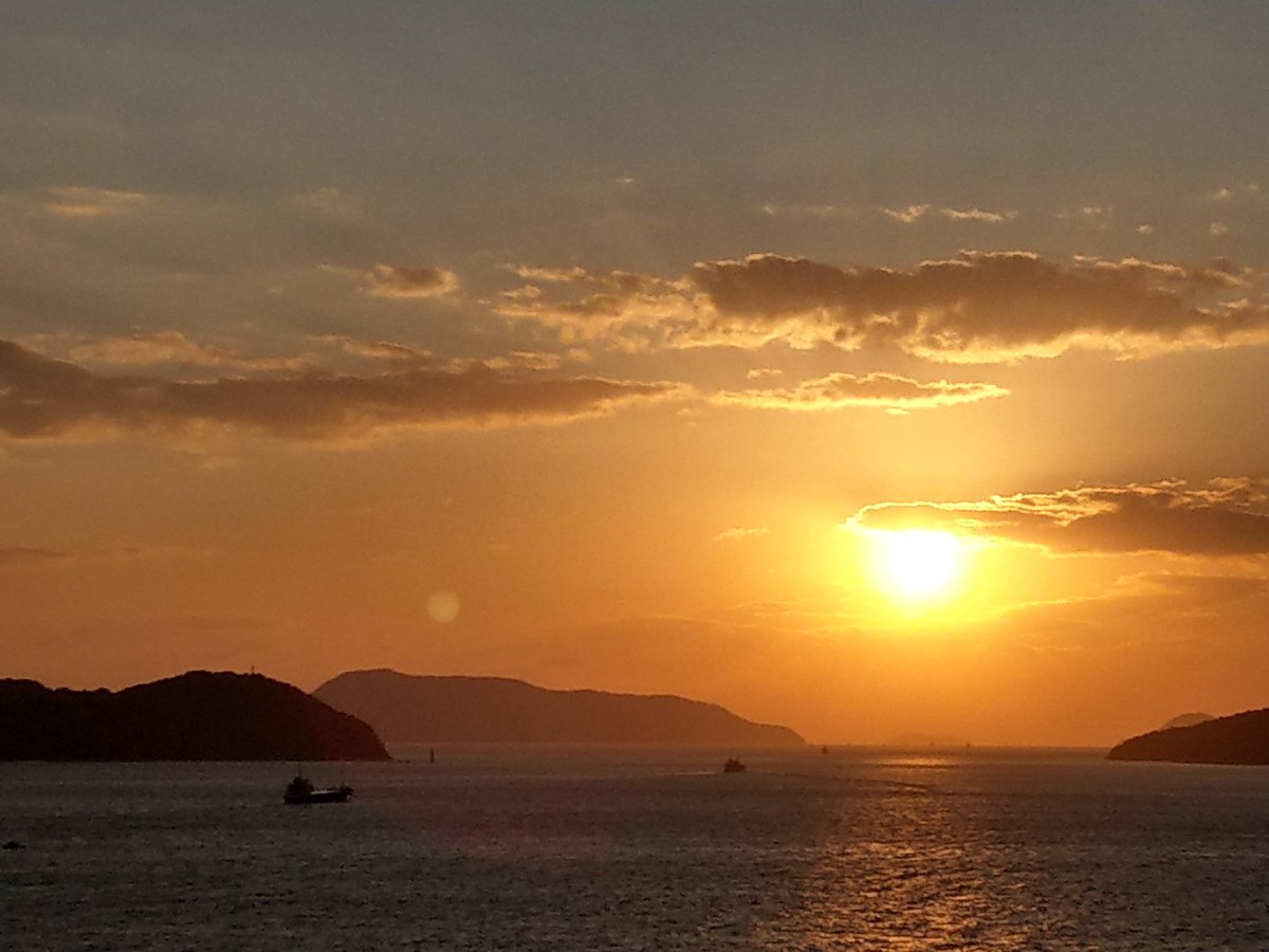 kei_img's tweet photo. 瀬戸内の夕日 https://t.co/osTpnMv6Bm