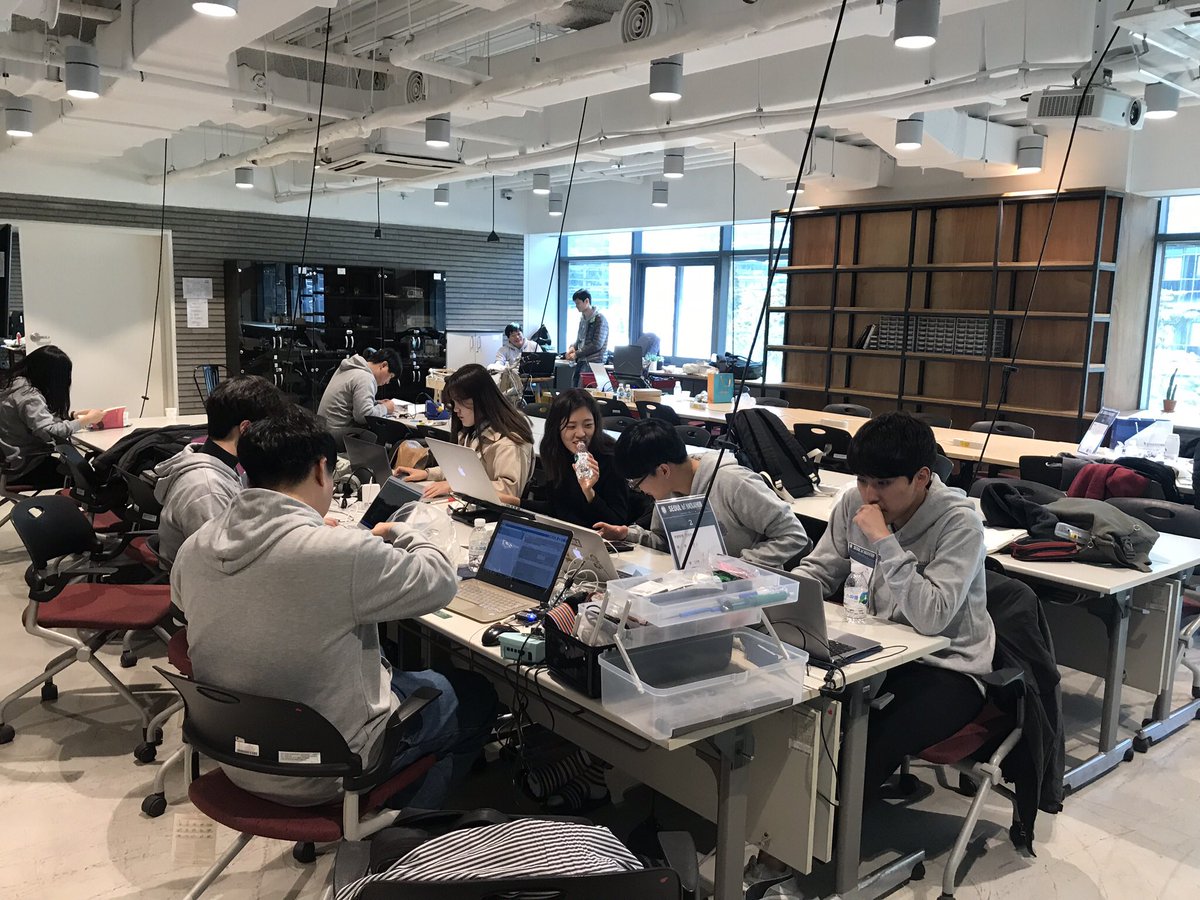 janjongboom's tweet image. Today we have a 100 people building IoT things (yes, that’s double) at Seoul IoT hackathon. #ArmMbed