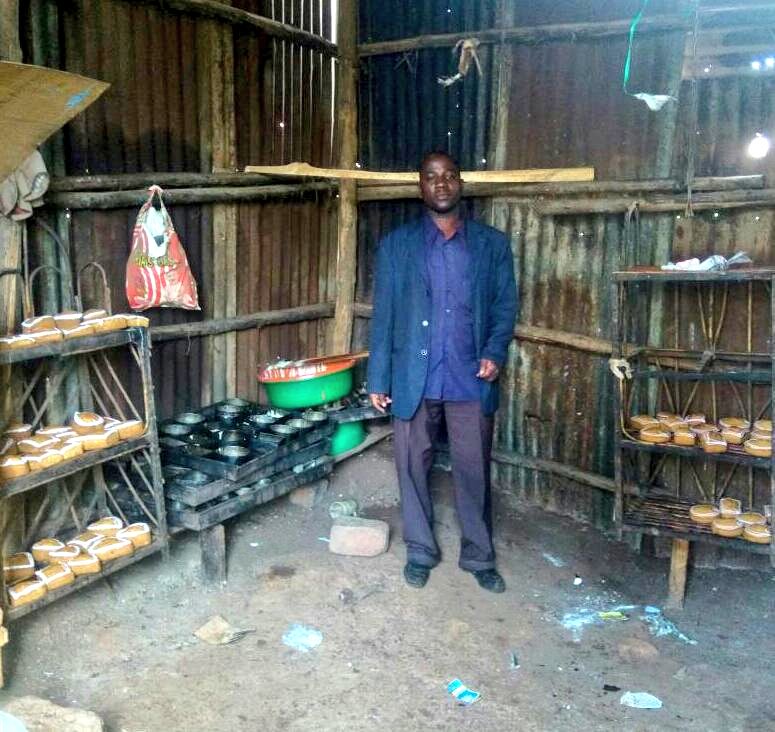 kivamachine's tweet photo. Another 4 @Kiva loans churned out by the lending machine including this one to Fred in Uganda. Join the team...https://t.co/coOMOBjRhj https://t.co/HbdexabVQS
