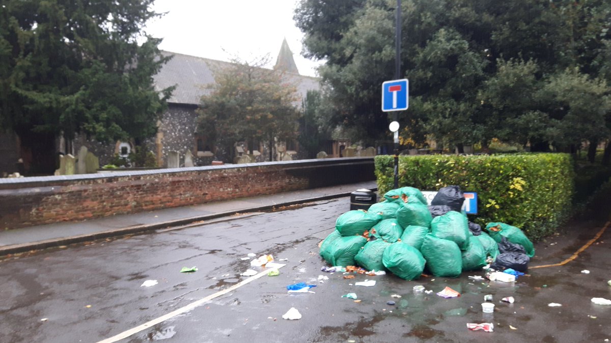 SargeantJohn's tweet photo. Is this how we mark Remembrance Day? I have been asking for this to be cleared since Tuesday.  @Merton_Council https://t.co/1ZCgMyEILK