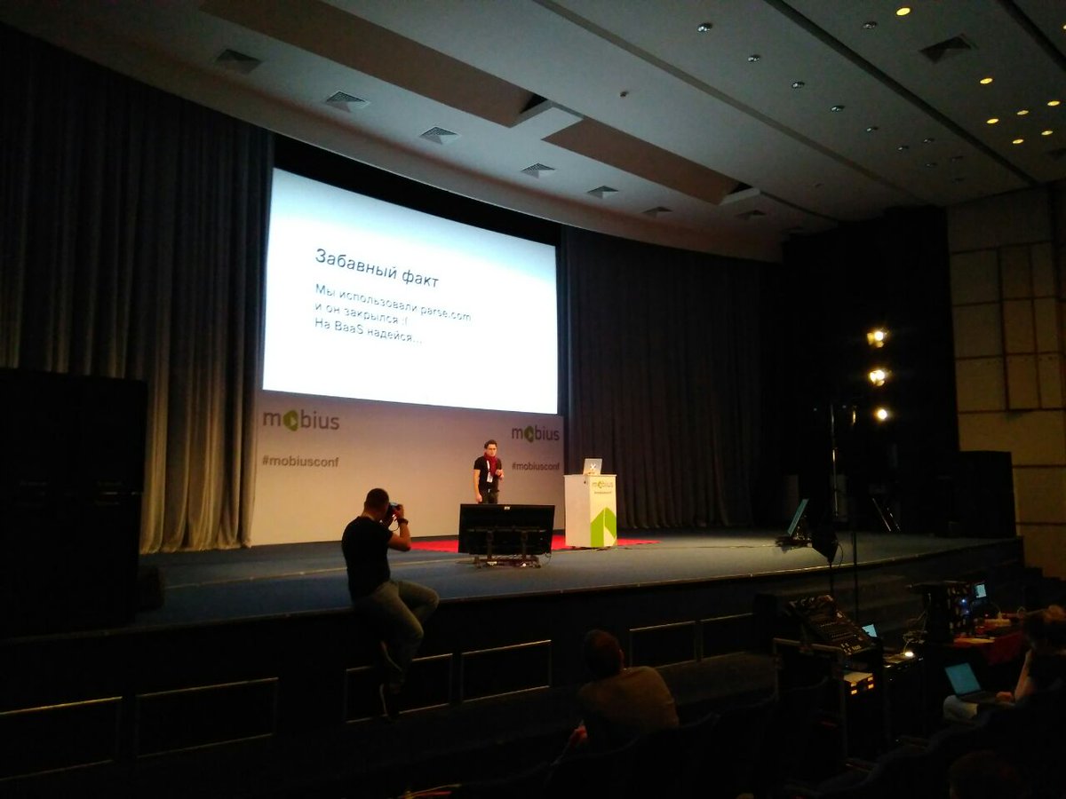 avitotech's tweet photo. Максим Соколов​, руководитель группы разработки мобильных приложений в Avito, рассказывает про мессенджер в первом зале @MobiusConf #mobiusconf2017 https://t.co/oCxZS1l5o6