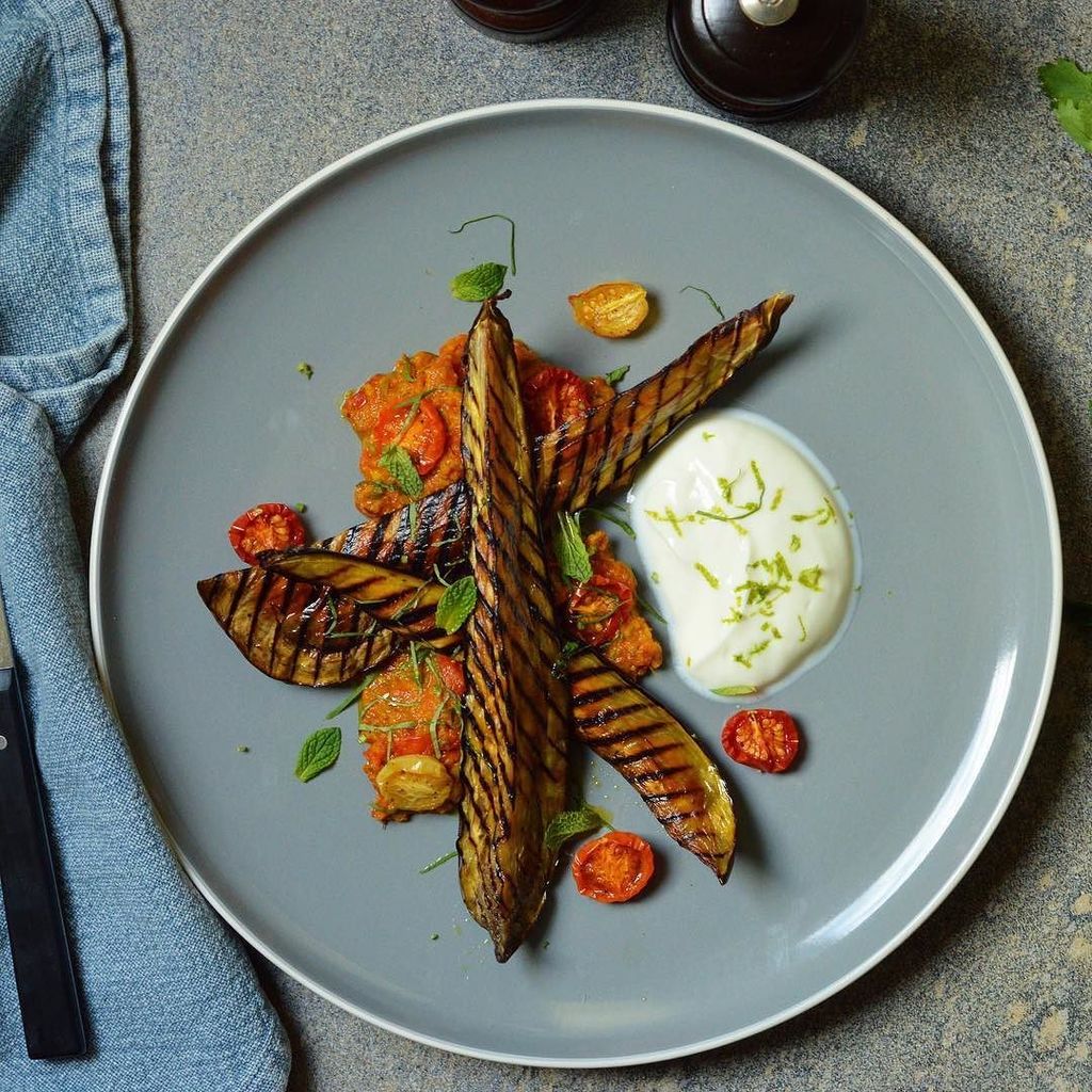 themustardspoon's tweet photo. Kicking off the weekend in style! A beautiful charred aubergine curry with a tomato, fennel &amp; chilli sauce plus a … https://t.co/3raHV2HcFD https://t.co/EvPk8s0Xir