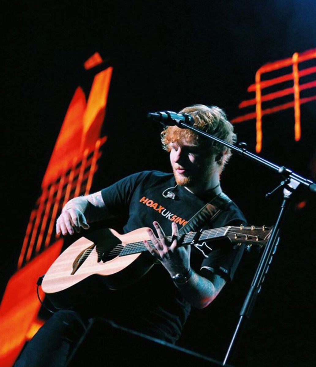 EdSheeran_EU's tweet photo. Singapore!
Love seeing him back on stage!
.
📸 @chiewitwell https://t.co/l7QgcTsm4W