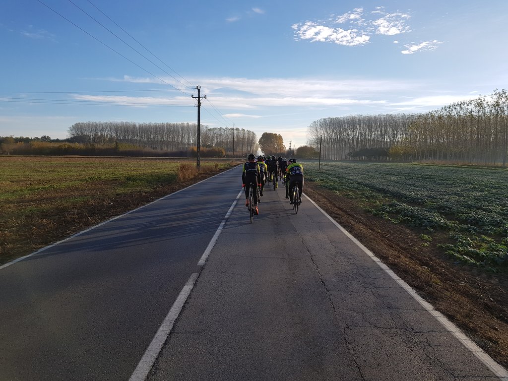 popularform's tweet photo. Early start in the sunshine for #cycletomapic. https://t.co/Xqse85jhgF