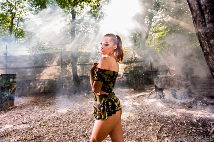 A Day For Remembrance. With Respect, Honour &amp; Sacrifice. @wolfdaddyspace @KnickerBeauties @CMP_4U @janklaar2<a href="/tag/live"class="tags"><span>#live</span></a>