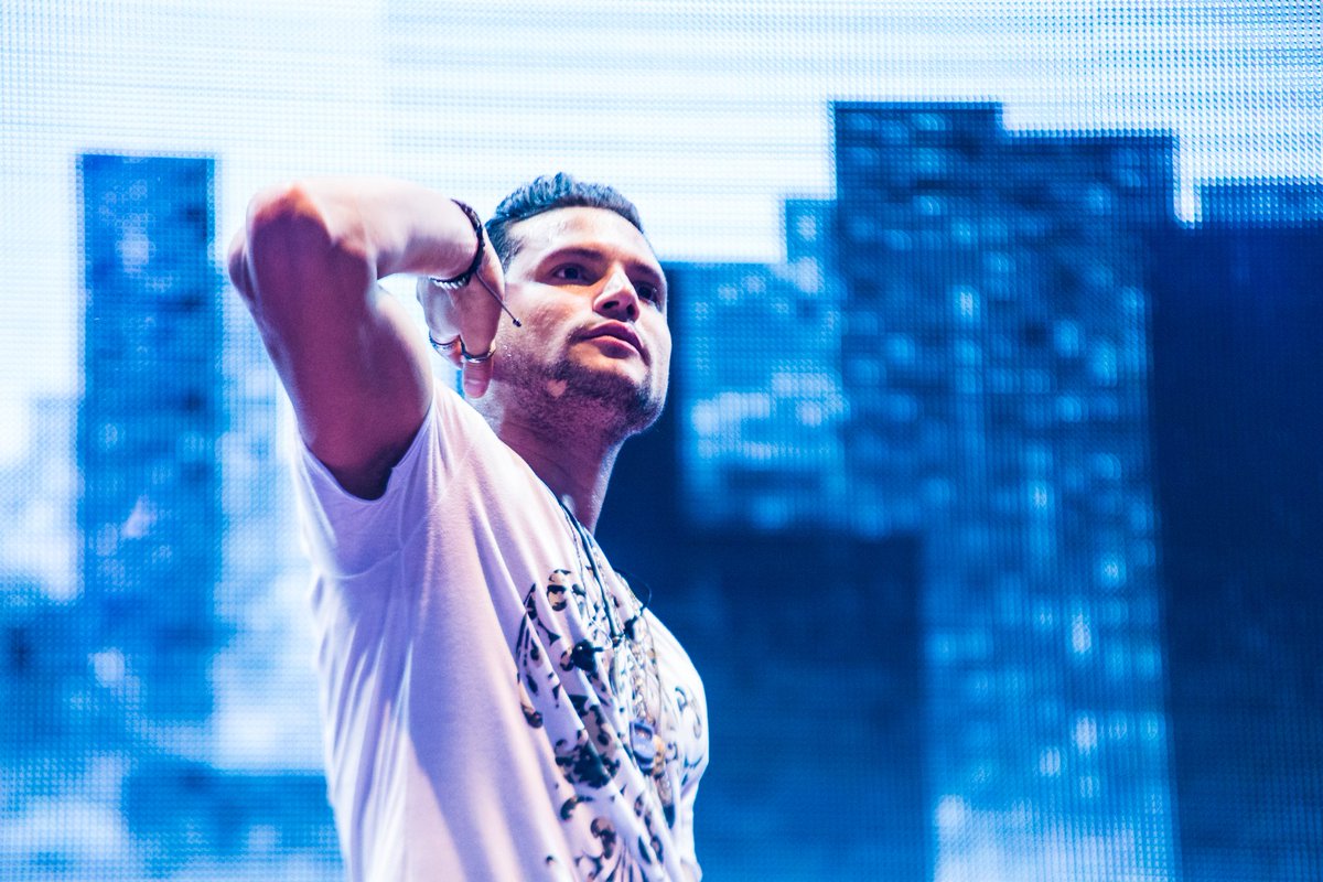 IsraelNovaes's tweet image. Quando eu to no show e lembro que deixei as roupas no varal 😂😂