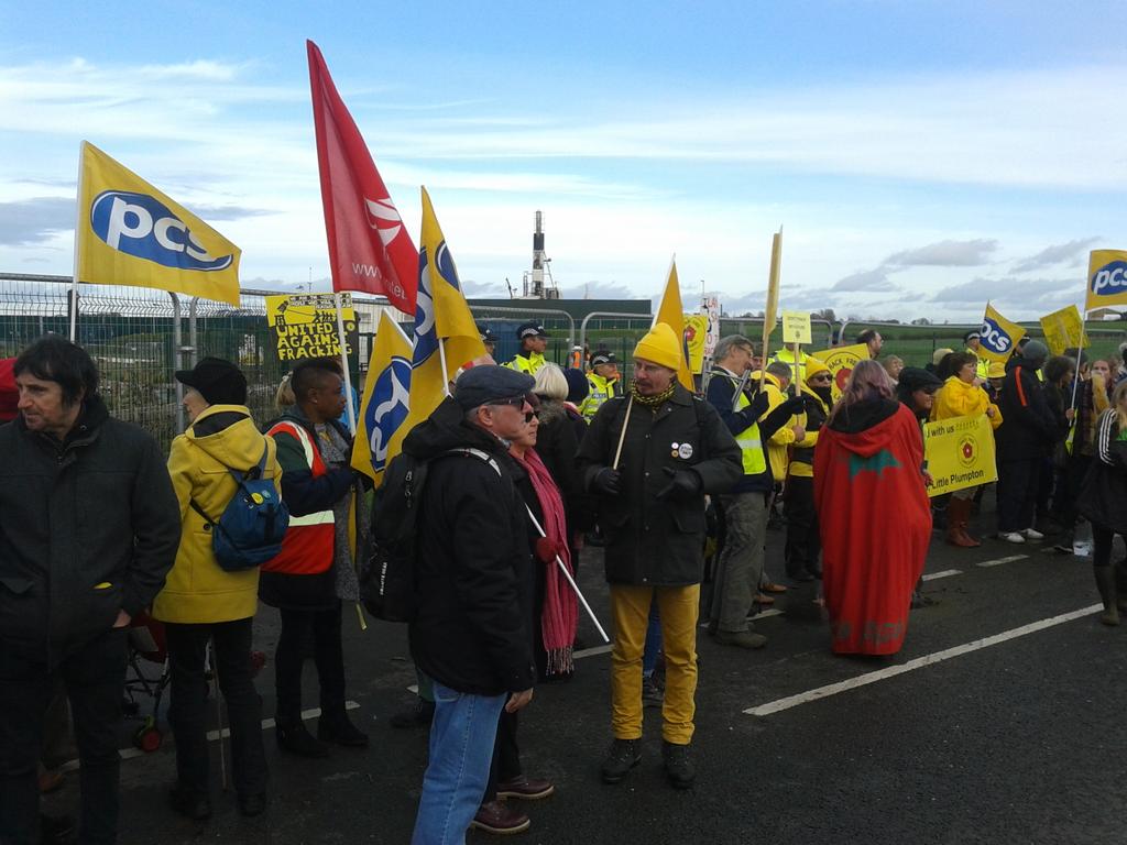 ali_in_mcr's tweet photo. Great support from @unitetheunion @NorthWestUNISON @PCS_Northwest @NEUnion, #UnitedAgainstFracking in Lancashire https://t.co/aQdJ5JKGQK