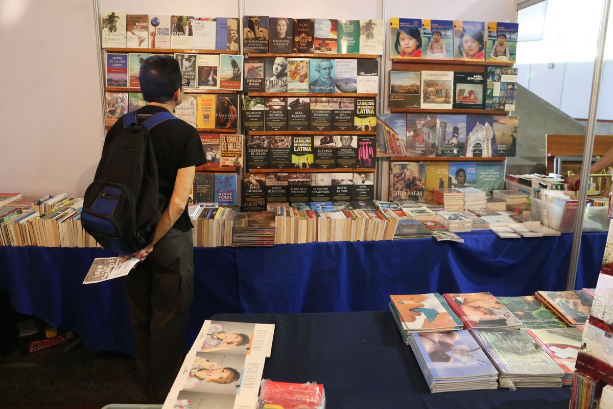 #EnDirecto 🔴| Ministro Villegas: Soy un periodista que ha escrito libros. No me considero un escritor. Lo importante es el aporte que puedas hacer. La cultura es el pueblo, el pueblo es la cultura