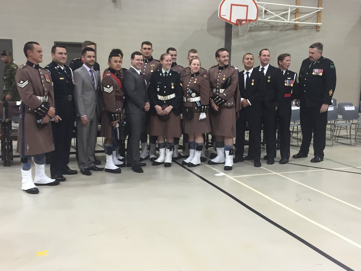 emeraldphoenix's tweet photo. These are some of the faces of today’s veterans. Everyone here did a tour in Afghanistan around 2010 and many still serve. Toronto Scottish Regiment. #RemebranceDay @JulianCChapman #TorScot #veterans @RoyalCdnLegion @CanadianArmy https://t.co/AqG25uQh6S