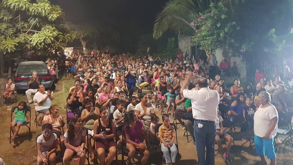 juansoto_MC's tweet photo. La ciudadanía muy respaldada con nuestros Diputados @LuisEMunguia y @RamonGuerreroM , en esta ocasión en la col. Campestre San Nicolás. https://t.co/LHaKEwYWFD
