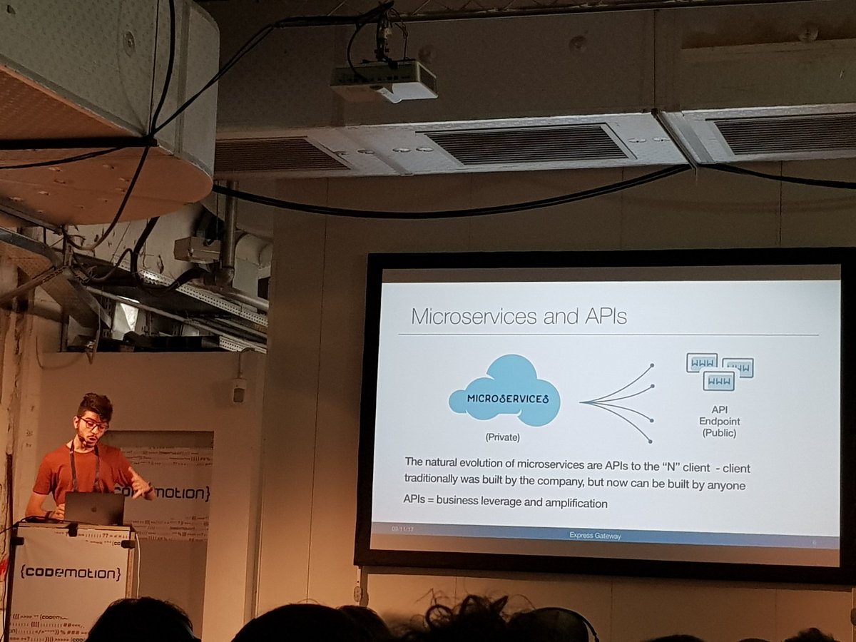SparkFabrik's tweet image. Al #codemotionMilano2017  le #API come centro per applicazioni a #microservices
