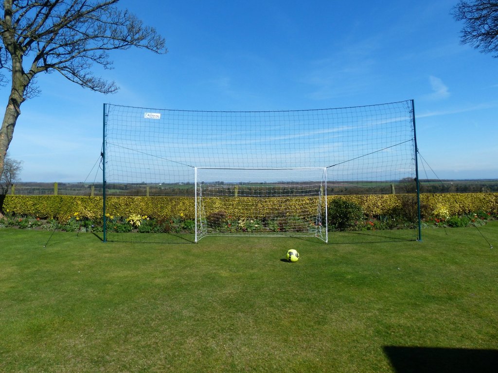 littlebigsports's tweet photo. Fed up with footballs ending up in the neighbours garden? Then Open Goaaal is the product for you. A goal and huge rebound net. https://t.co/lwsALhXWuT #footballgoal #reboundnet #opengoaal #kidschristmaspresentidea #littlebigsports https://t.co/gvBdD8S7KZ