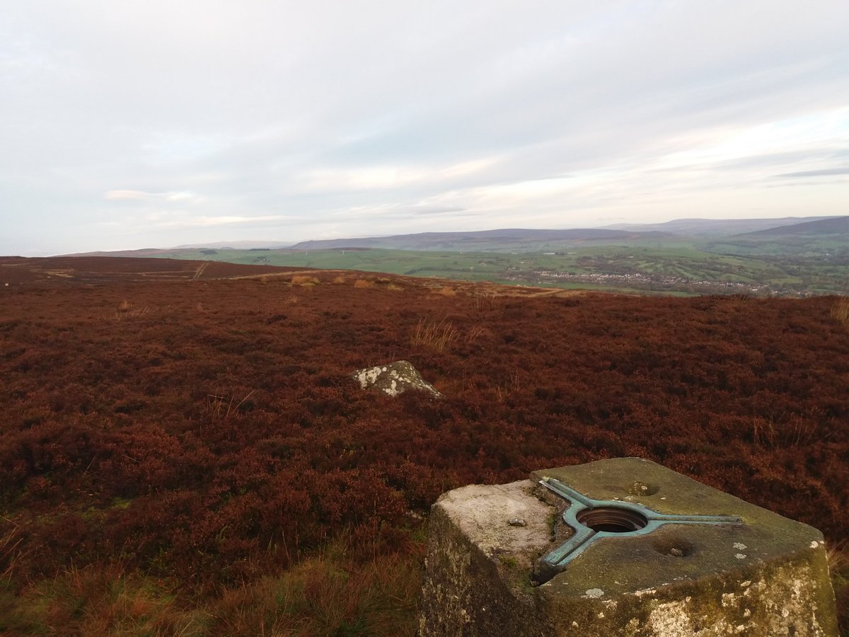 matt77armstrong's tweet photo. Beautiful day for a run. #Burleymoor #Ilkley #Getoutside https://t.co/I8ZZNcAD32