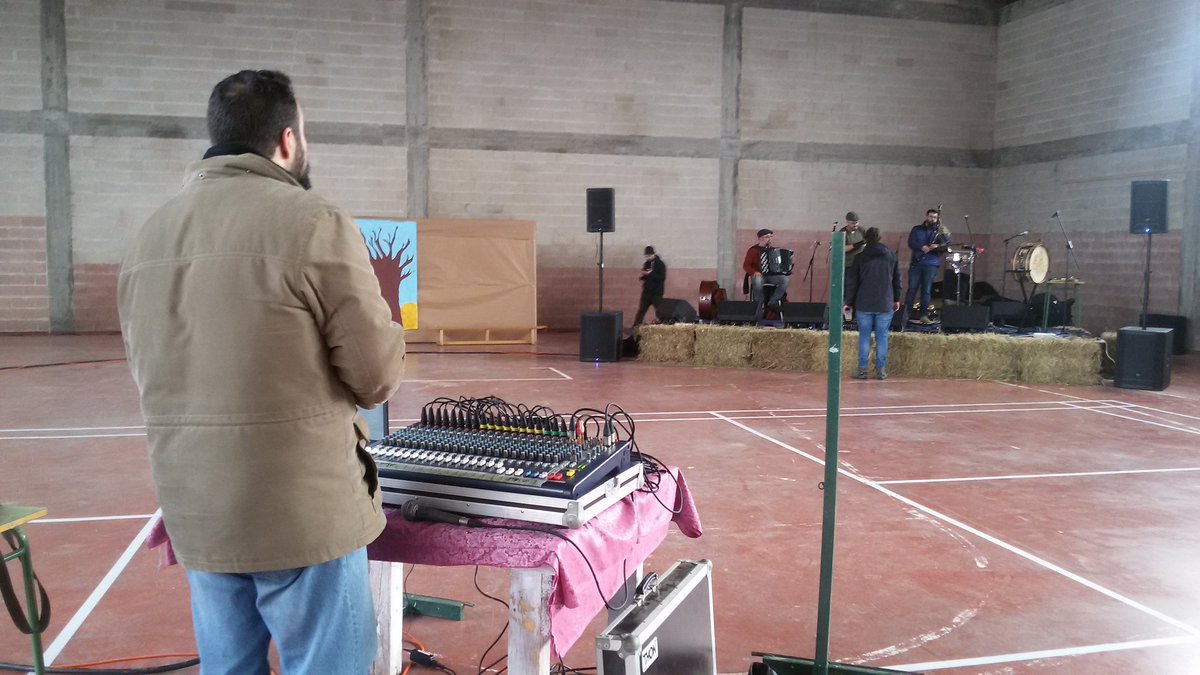tiruleque's tweet photo. Xa chegamos aos Ancares das terras de Cervantes. Marabilla !!! Proba feita e todo listo para a acción !!! LUMES NUNCA MÁIS !!! https://t.co/j0gwMp4pWb
