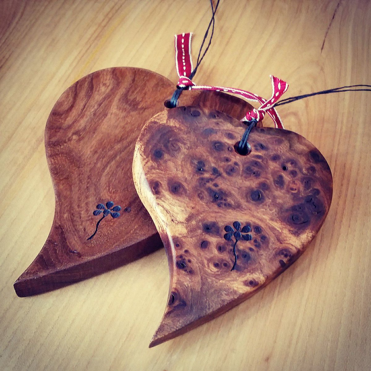We ♥️ Christmas &amp; our beautiful hand made wooden hearts are back. Christmas is just around the corner and so are we at 31 Gavinton Street G44 3EF #ChristmasIsComing #christmasgifts #woodenhearts #paulhodgkissdesigns #LoveChristmas
