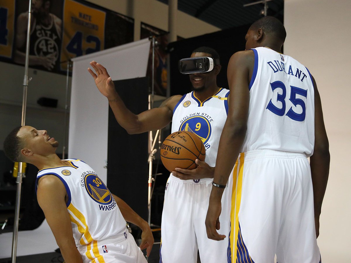 RyanBellGuide's tweet photo. The #NBA's tantalizing and terrifying future in VR https://t.co/gX8fmHaI6C #VR #VirtualReality https://t.co/QIG9TQsgvS