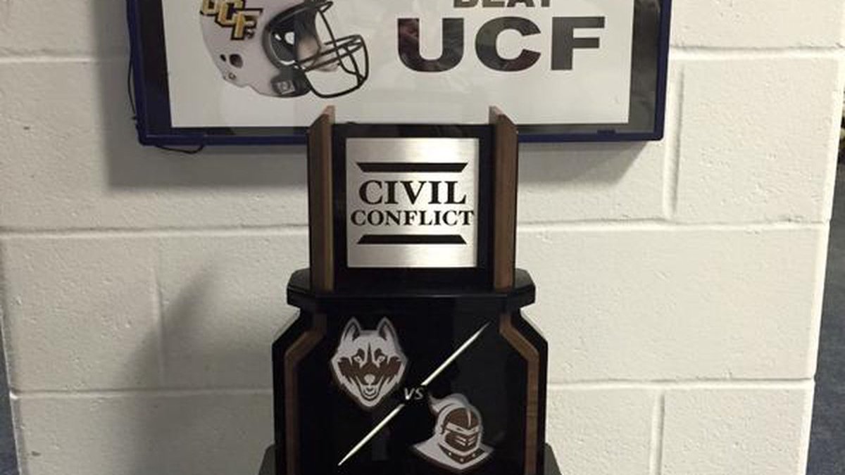 UConnPuneet's tweet photo. #UConn #BleedBlue #Gameday #conFLiCTday #conFLiCT #NeverForget #LittleLessCivil #LittleMoreConFLiCT #BeatUCF https://t.co/3b7qjl2EN8
