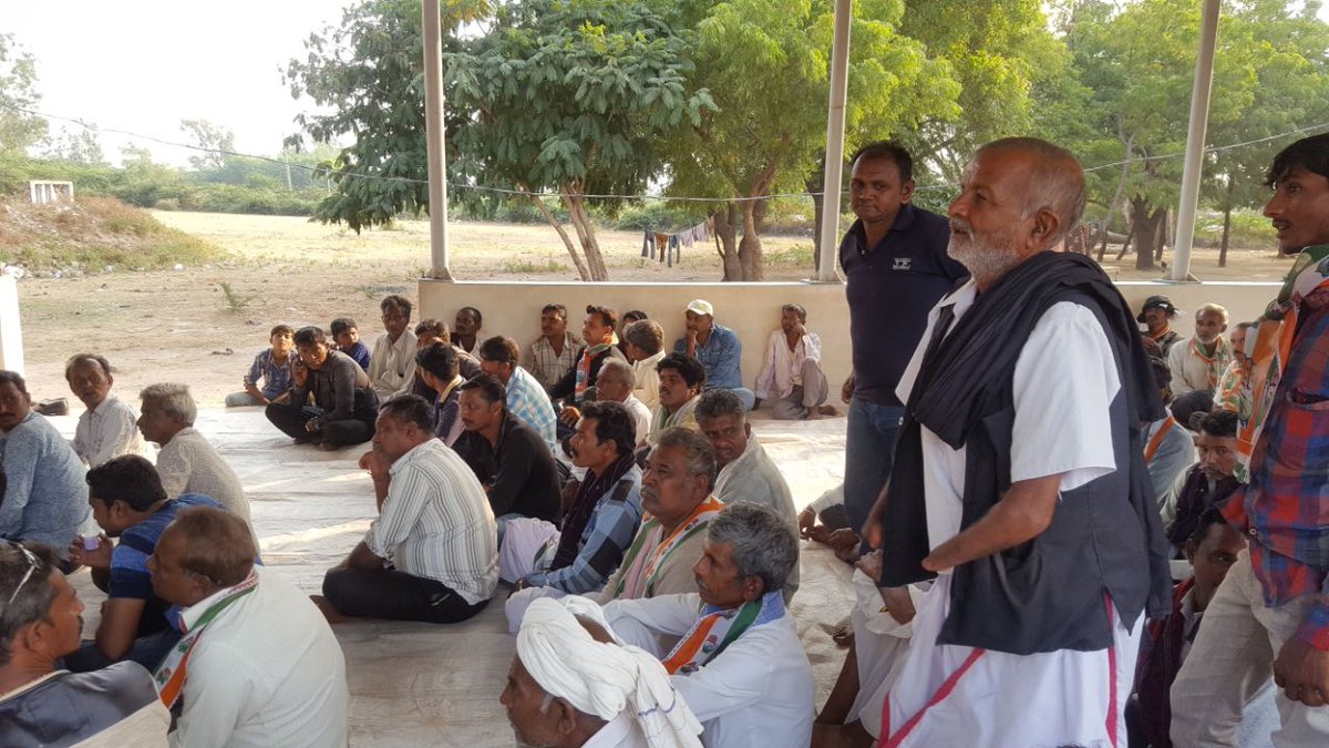 AnantdahiyaINC's tweet photo. BLAs meet of 60 booths in Muli block of #ChotilaAC. Impressed by the energy of the coordinators.
@Secondary school, #Velala Village.
@ashokgehlot51 @SATAVRAJEEV @jitendra_b75 https://t.co/MOi6JspWPv