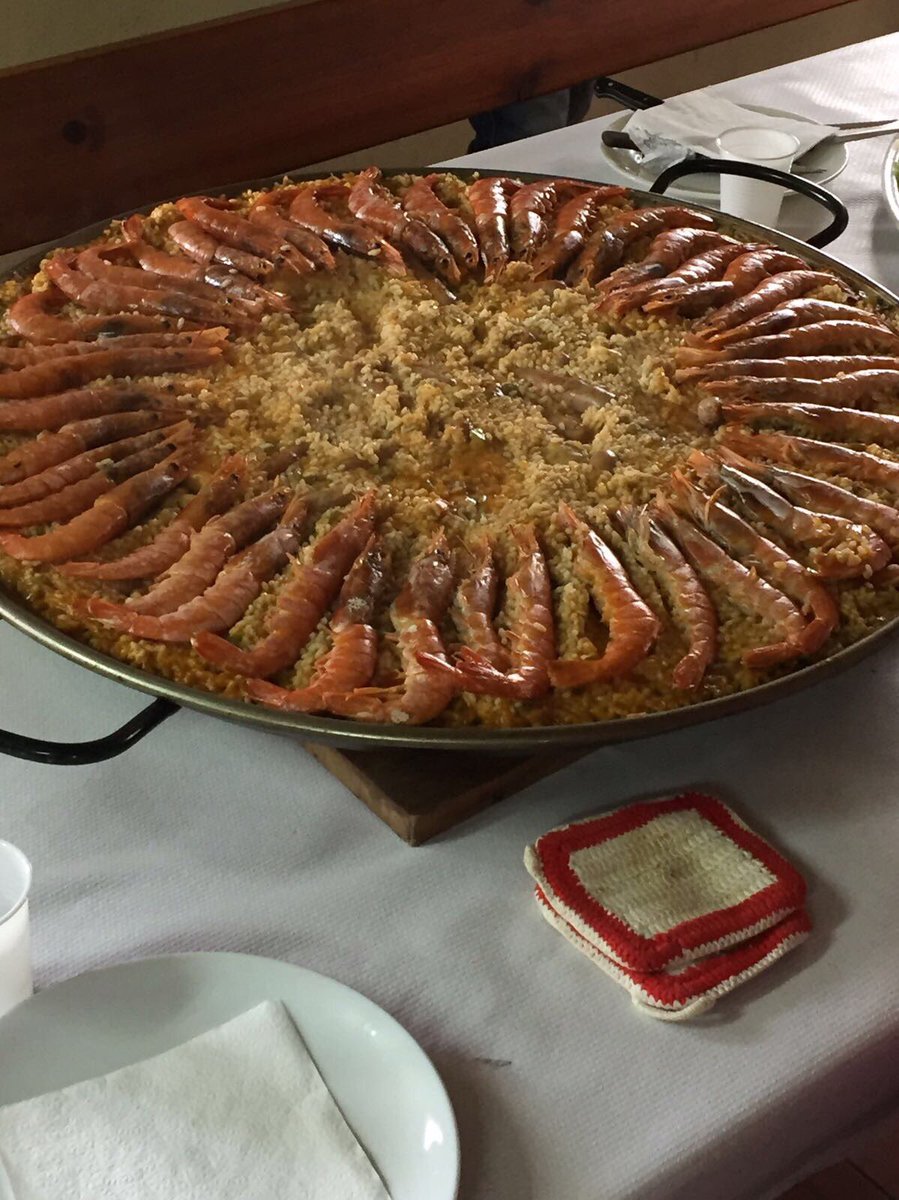 ceb_girona's tweet photo. Aquests de l’Infantil C en saben prou... Quin dinar!!! 😵🥘 #CanSausa https://t.co/mLWArlD28U