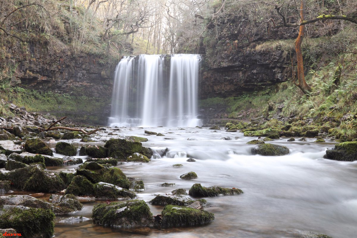 davva_73's tweet photo. Sgwd yr Eira waterfall #breconbeacons #BreconBeaconsNP #nationaltrust #visitwales #canon #canonuk #amaturephotography #apm2017 #longexposure #landscapephotography #travelphotography #Wales https://t.co/zaJ3mLbgr0