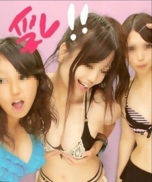 wL9hNeS2's tweet photo. 女の欲望凄すぎワロタwww
素人ギャルからドM娘ww 人肌恋しくてしょうがないらしいw
⇒https://t.co/K0JUjRXVba
殿方、急いで慰めてやれwww特にギャル好きにはオススメ♪ https://t.co/IU4RUwZyEJ