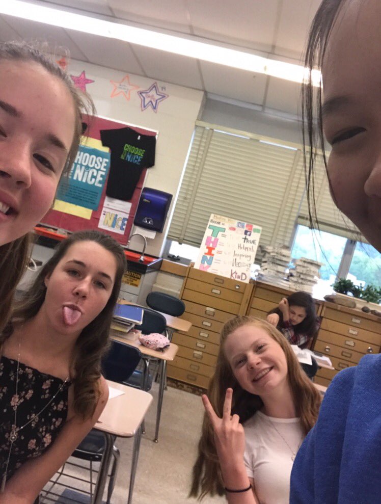 emmaa_park's tweet photo. Happy birthday jubacca I hope your day is fracking amazing!!! @juliagleasman https://t.co/fOYWRxo8PQ