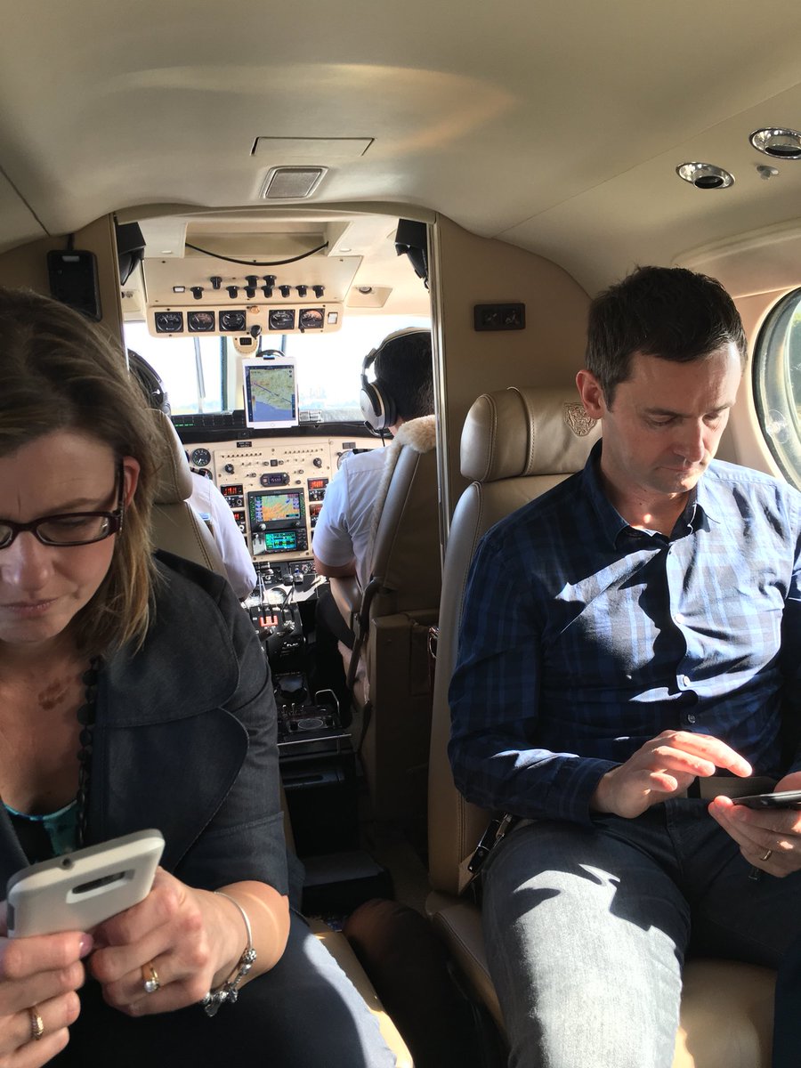 FerranSLl's tweet photo. Taking a 6 seater to go from Guatemala to San Salvador. Luckily not many turbulences. 😅 https://t.co/3fznNeJ2VF