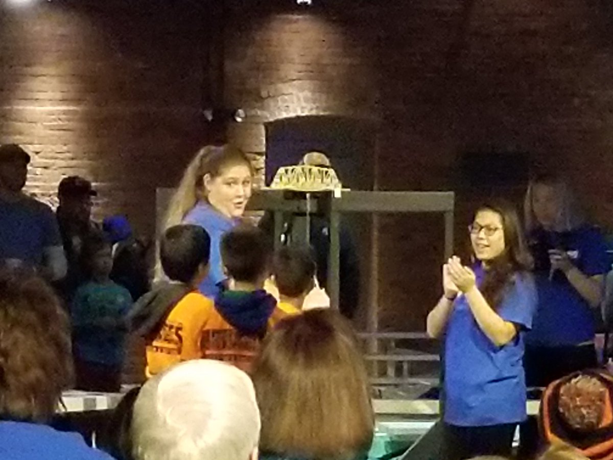 MsMugridge's tweet photo. DDE 5th graders busting their bridges at the MOST #ProudToBeDDE https://t.co/JQ0saIrUb2