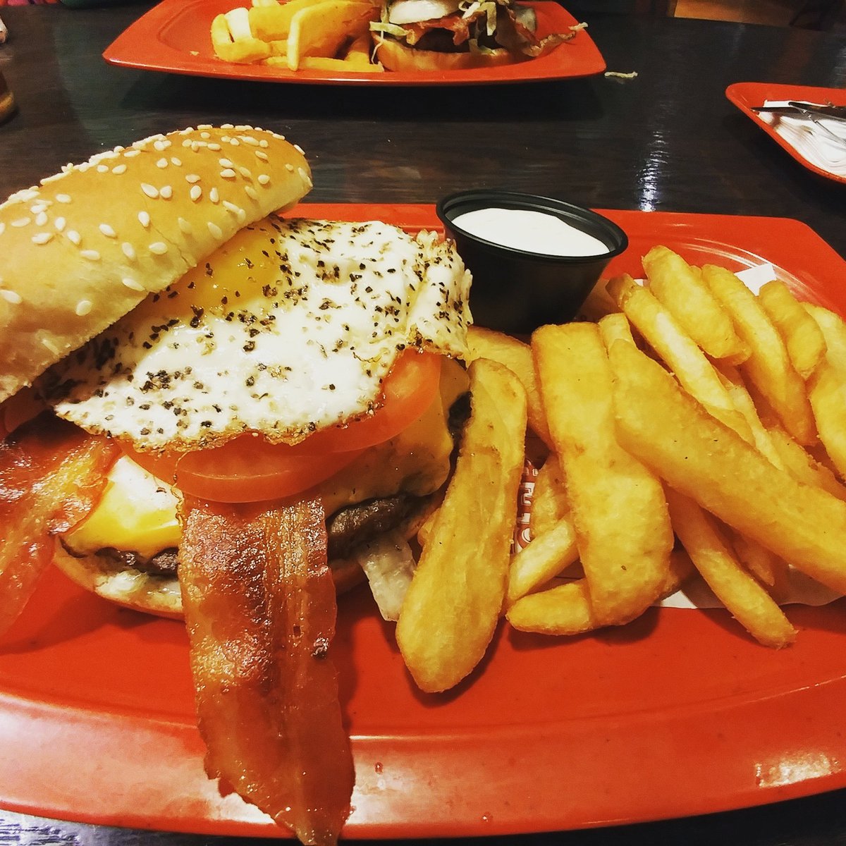 peregrinoazul's tweet photo. Free birthday-month burger. #notupset #eggsrule https://t.co/zdX2lSud6j