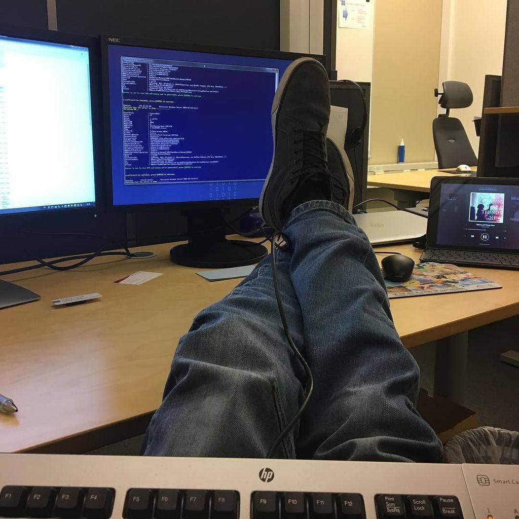 knmx's tweet image. Låter skripten göra jobbet och njuter lite 😏😎 #automatiseringistheshit #powershellscripting ift.tt/2zBHfdR
